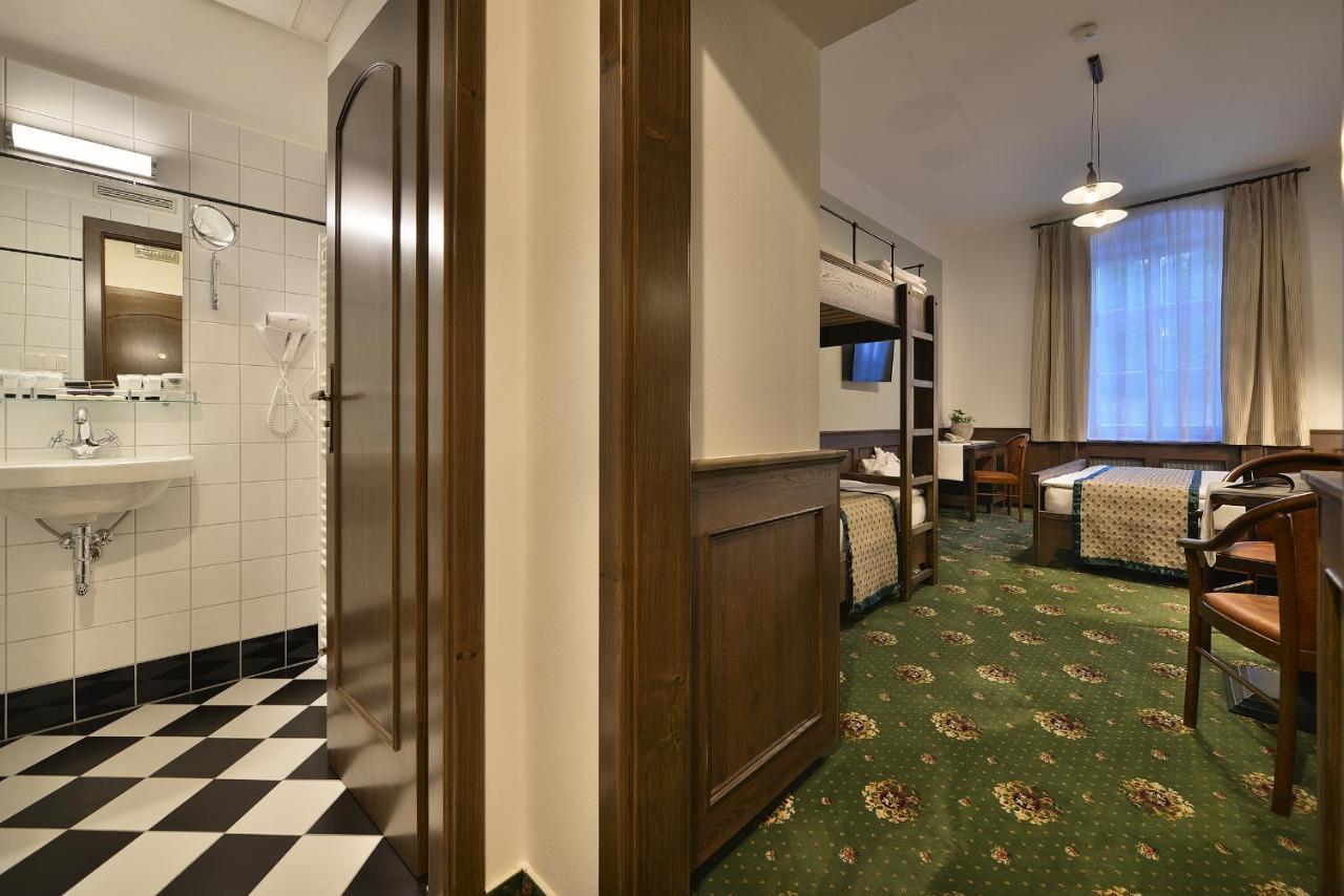 Hotel Podhrad Hluboká nad Vltavou Екстериор снимка