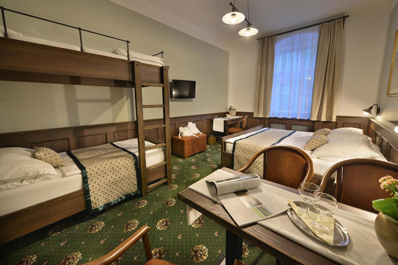 Hotel Podhrad Hluboká nad Vltavou Екстериор снимка