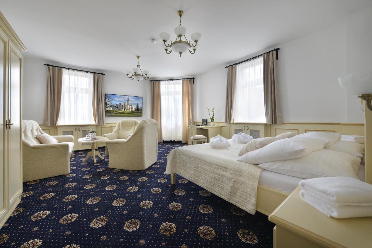 Hotel Podhrad Hluboká nad Vltavou Екстериор снимка
