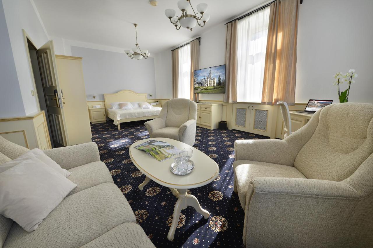 Hotel Podhrad Hluboká nad Vltavou Екстериор снимка