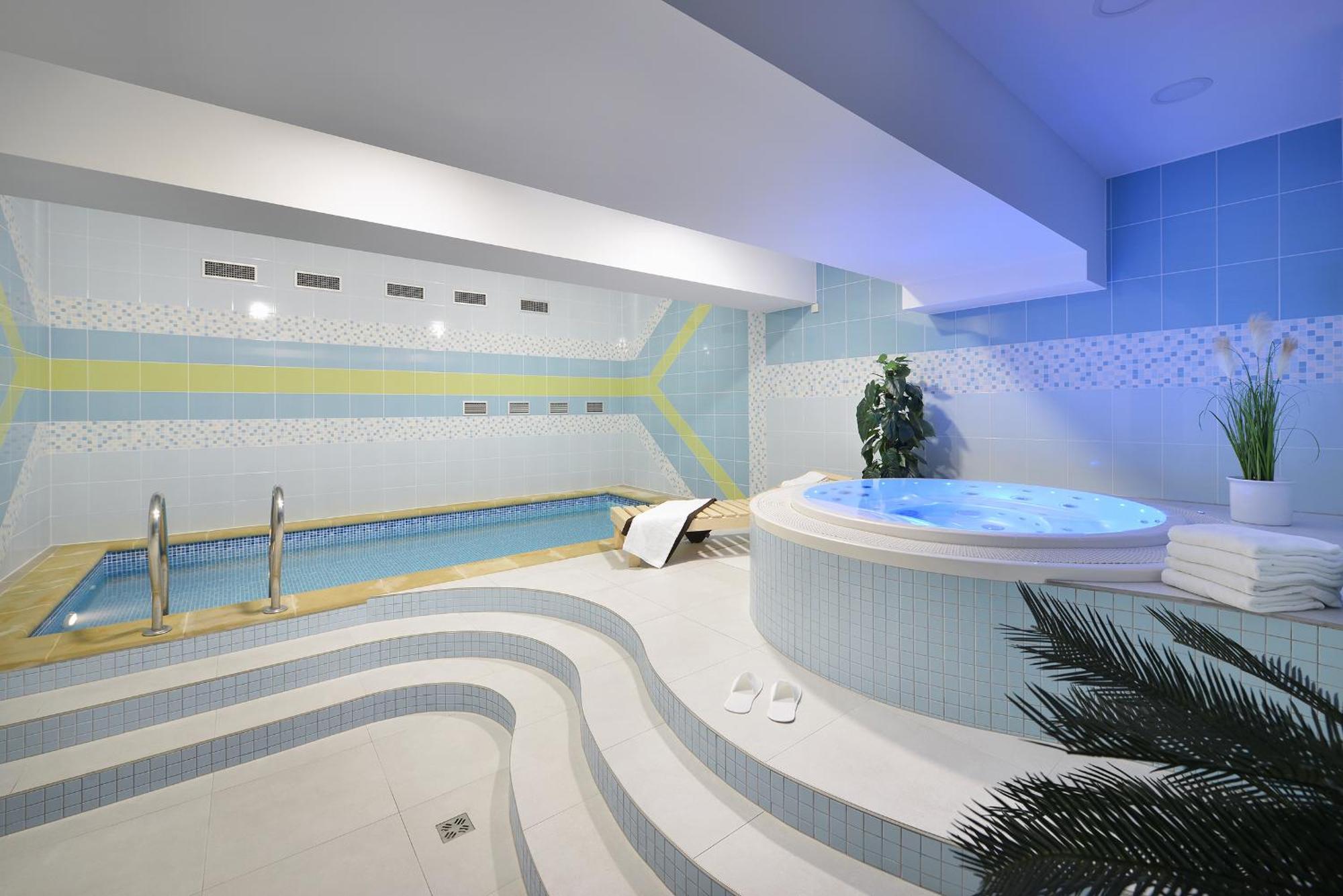 Hotel Podhrad Hluboká nad Vltavou Екстериор снимка