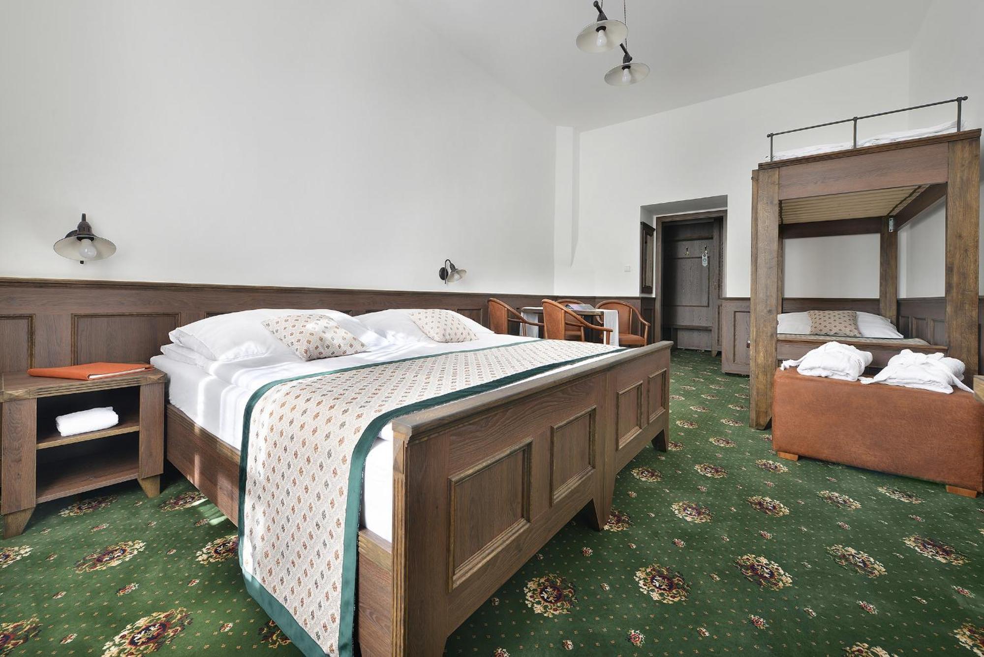 Hotel Podhrad Hluboká nad Vltavou Екстериор снимка