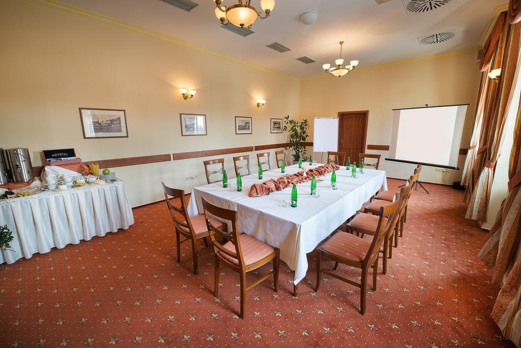 Hotel Podhrad Hluboká nad Vltavou Екстериор снимка