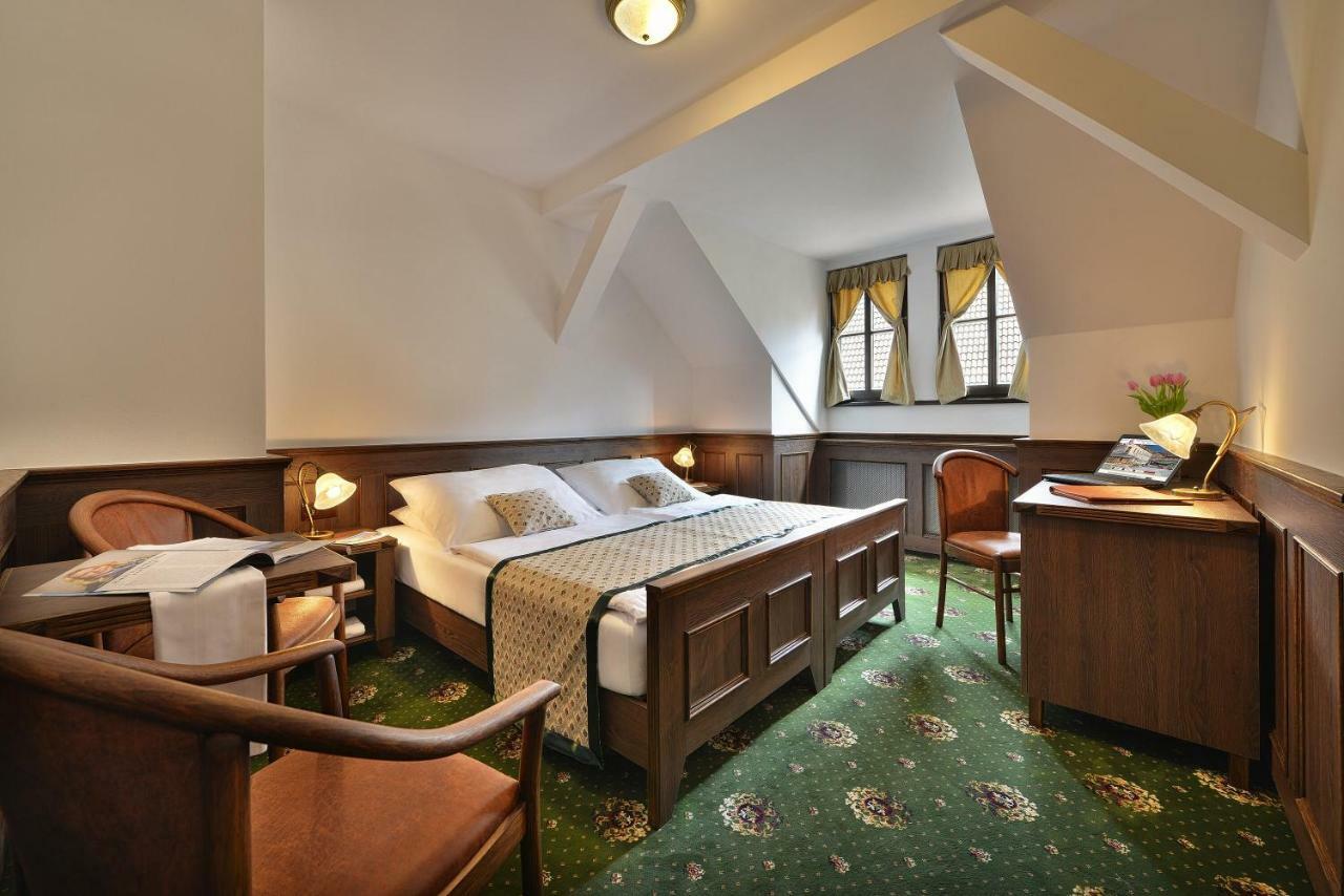 Hotel Podhrad Hluboká nad Vltavou Екстериор снимка