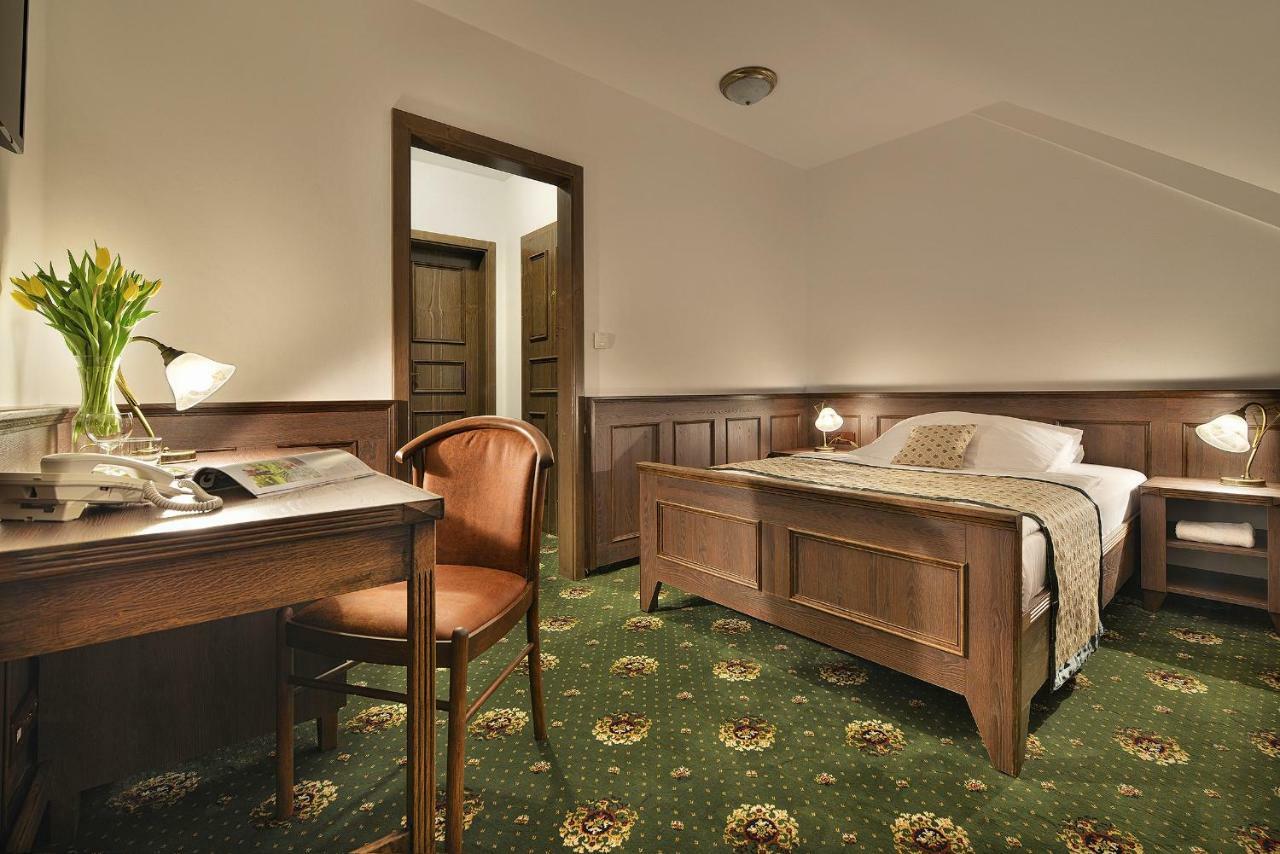 Hotel Podhrad Hluboká nad Vltavou Екстериор снимка