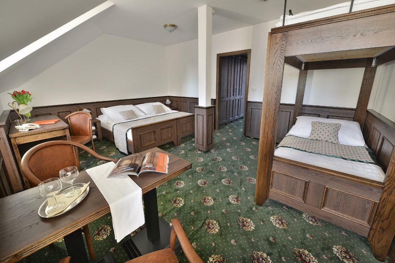 Hotel Podhrad Hluboká nad Vltavou Екстериор снимка